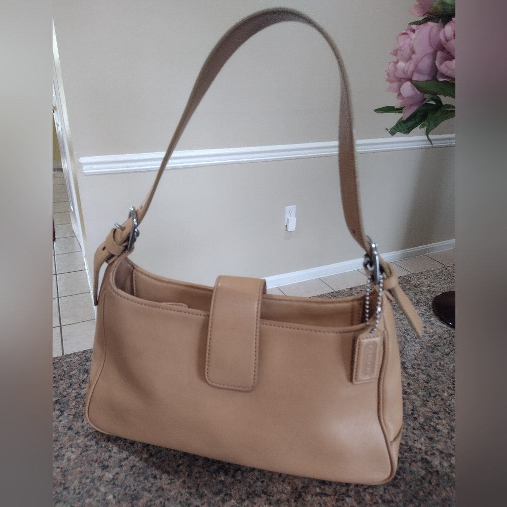 NWT Coach  Hampton Tan Shoulder Bag - Picture 3 of 17